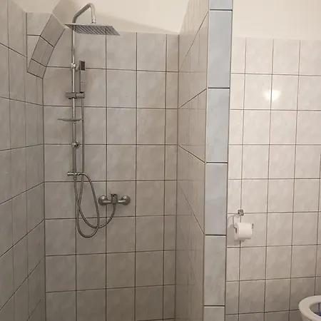 123